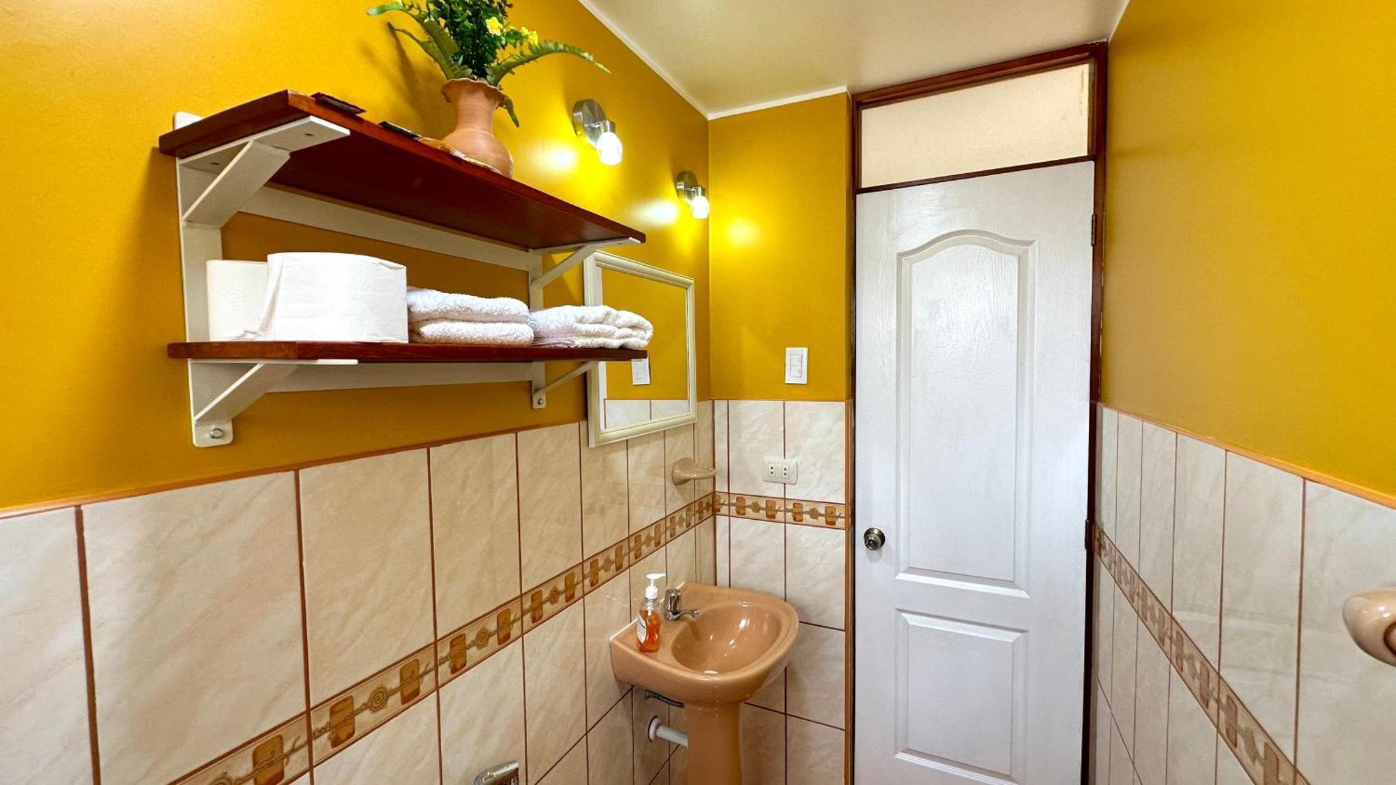 Casa Tocllaraju Homestay